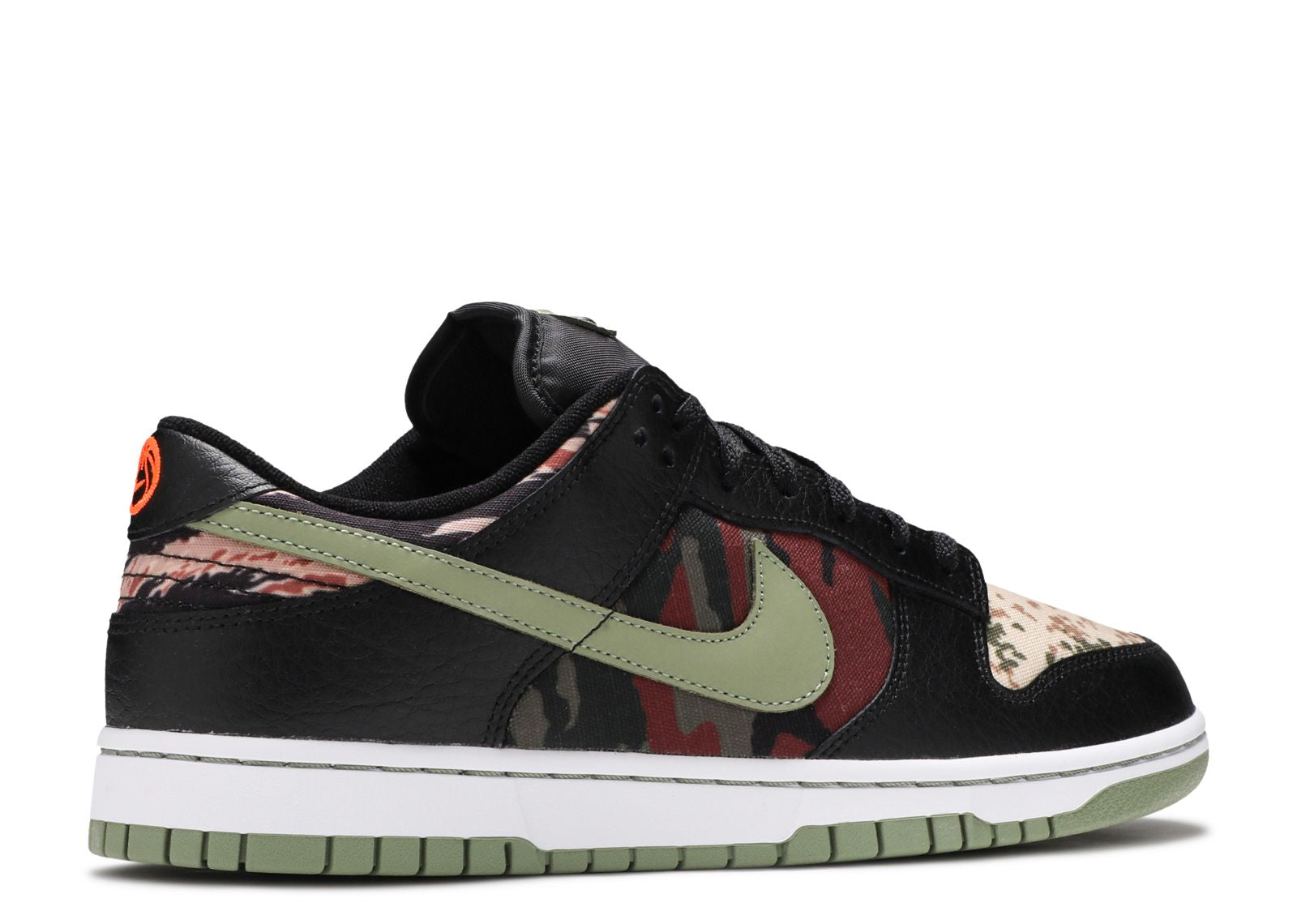 black multicamo dunks